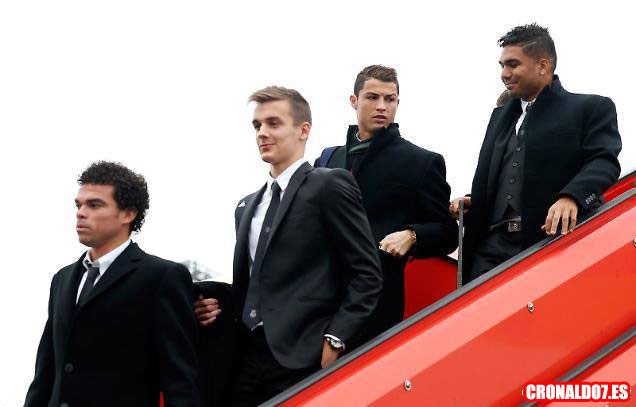 Cristiano Ronaldo y sus compañeros al llegar a Copenhague
