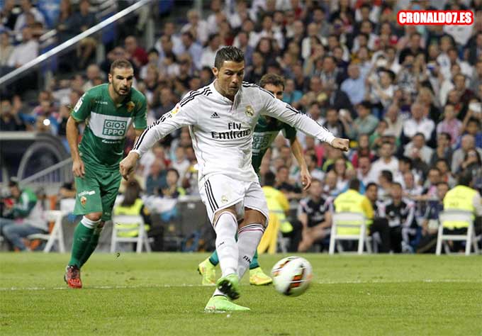 Cristiano Ronaldo golea al Elche