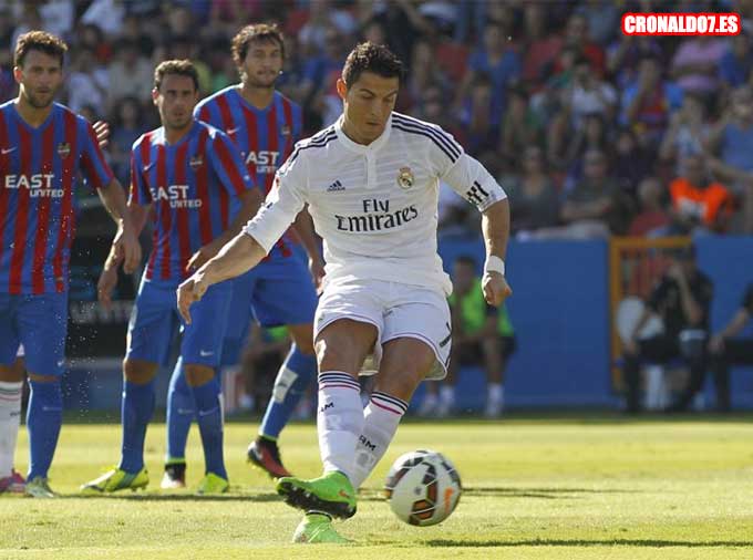 Cristiano Ronaldo golea al Levante