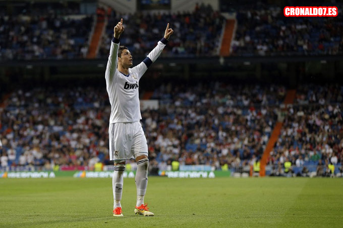 Cristiano Ronaldo festeja su gol frente al Málaga