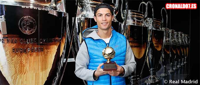 Cristiano Ronaldo recibe un premio