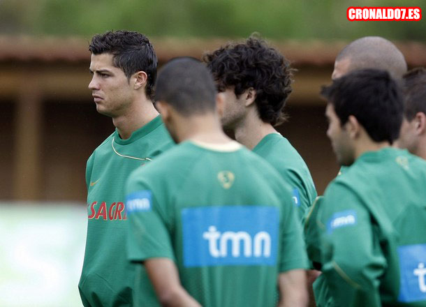 Cristiano Ronaldo preparando el partido frente a Hungría