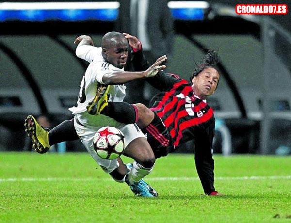 Ronaldinho vs Lass Diarra