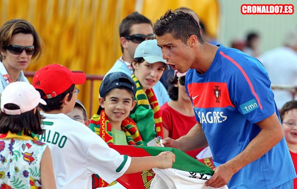 Cristiano Ronaldo con sus fans