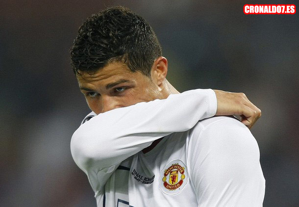 Cristiano Ronaldo abatido tras la derrota