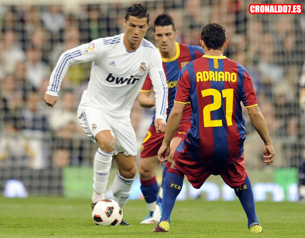Cristiano Ronaldo regteando a Adriano