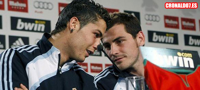 Cristiano Ronaldo e Iker Casillas en rueda de prensa