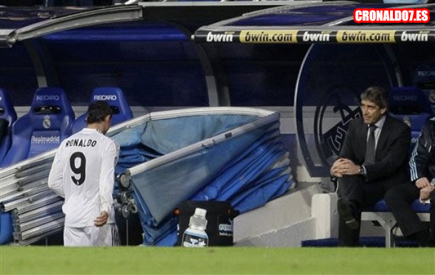 Cristiano Ronaldo saliendo del campo tras su expulsión