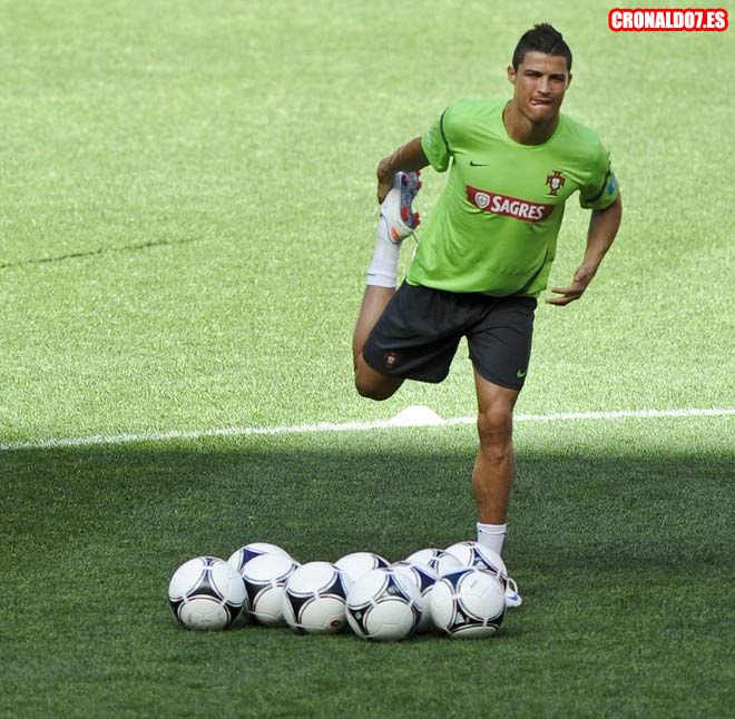 Cristiano Ronaldo entrenando con Portugal