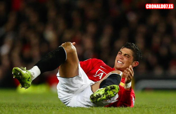 Cristiano Ronaldo tras una dura entrada