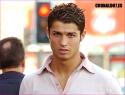 Cristiano Ronaldo con un polo rosa