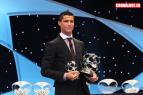 Cristiano Ronaldo recibiendo premios